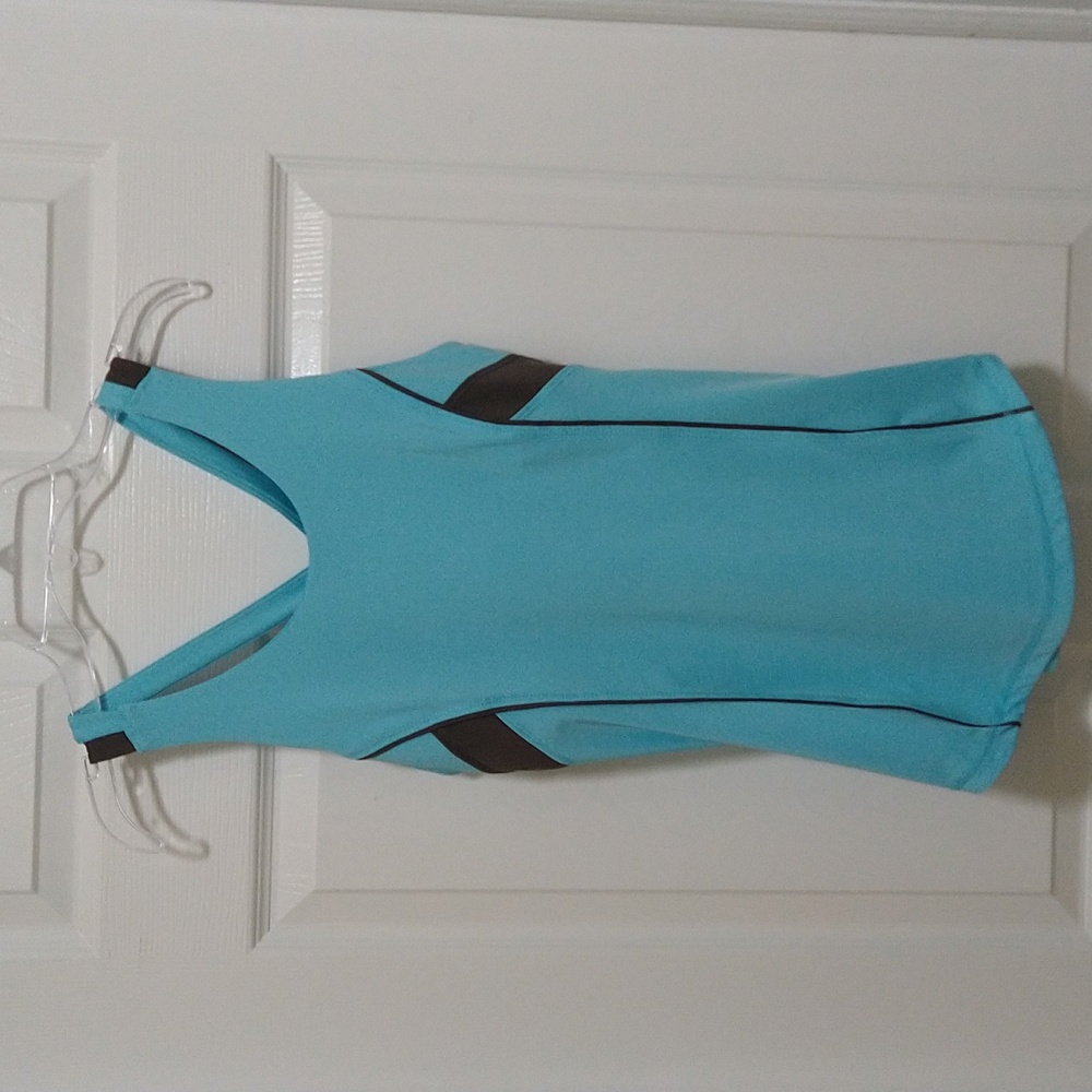 XL Girls /Youth Athletic  tanktop with built in sports bra.